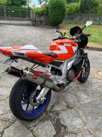 Aprilia Tuono 1000 R (2006 - 10) usata
