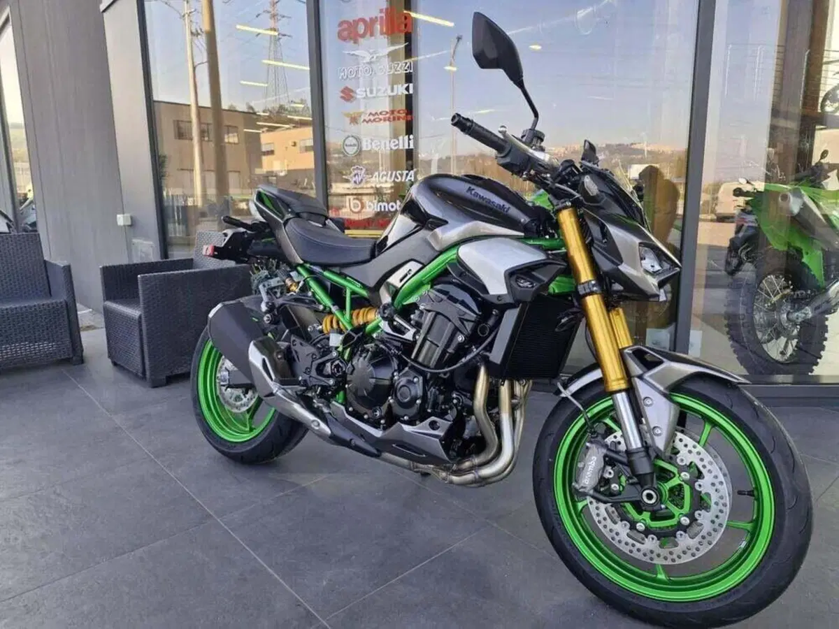 Kawasaki Z 900 SE (2025 - 26) (7)