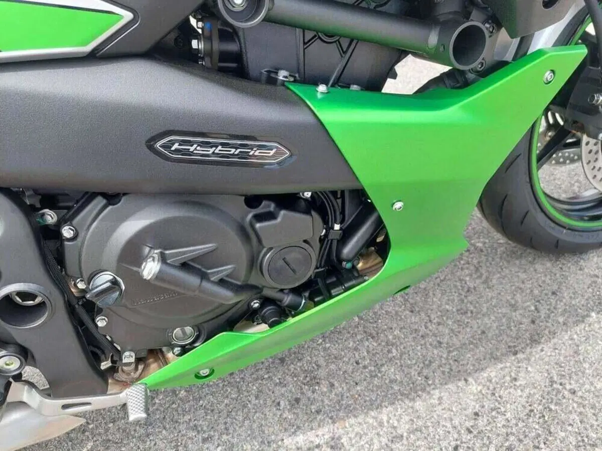 Kawasaki Z7 Hybrid (2024 - 26) (12)