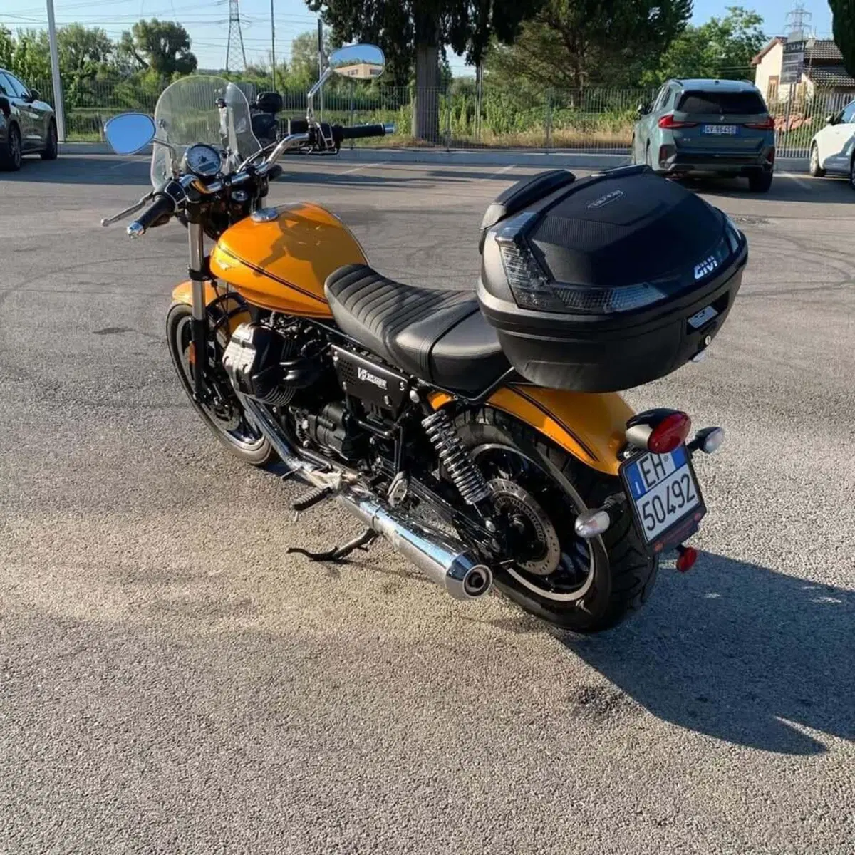Moto Guzzi V9 Roamer (2016 - 18) (8)