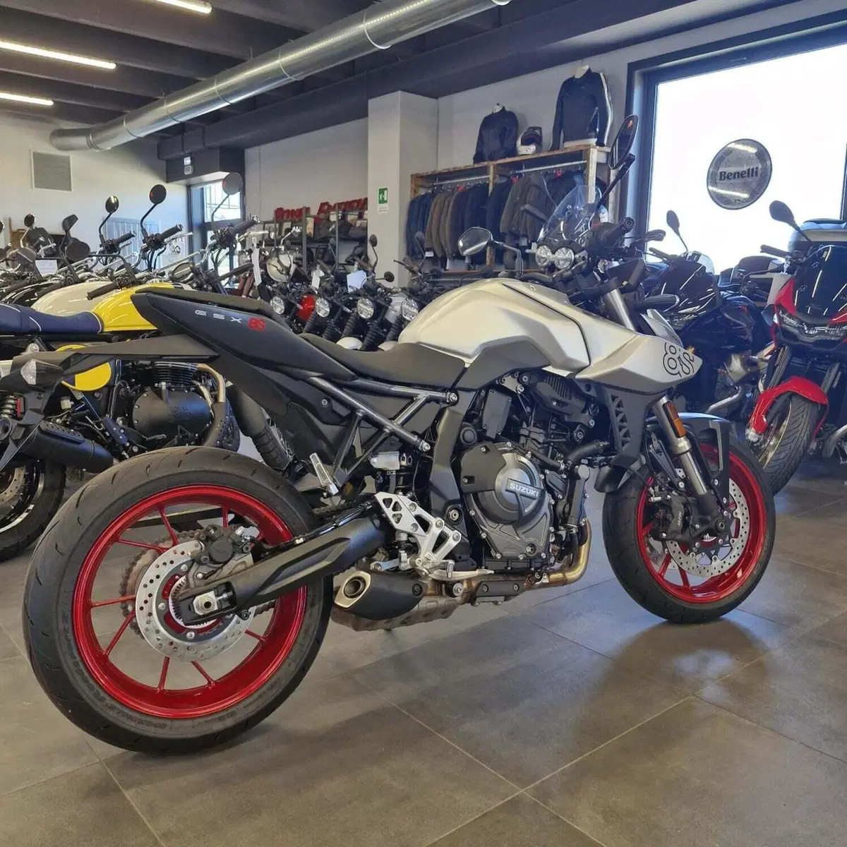 Suzuki GSX-8S (2025 - 26) (5)