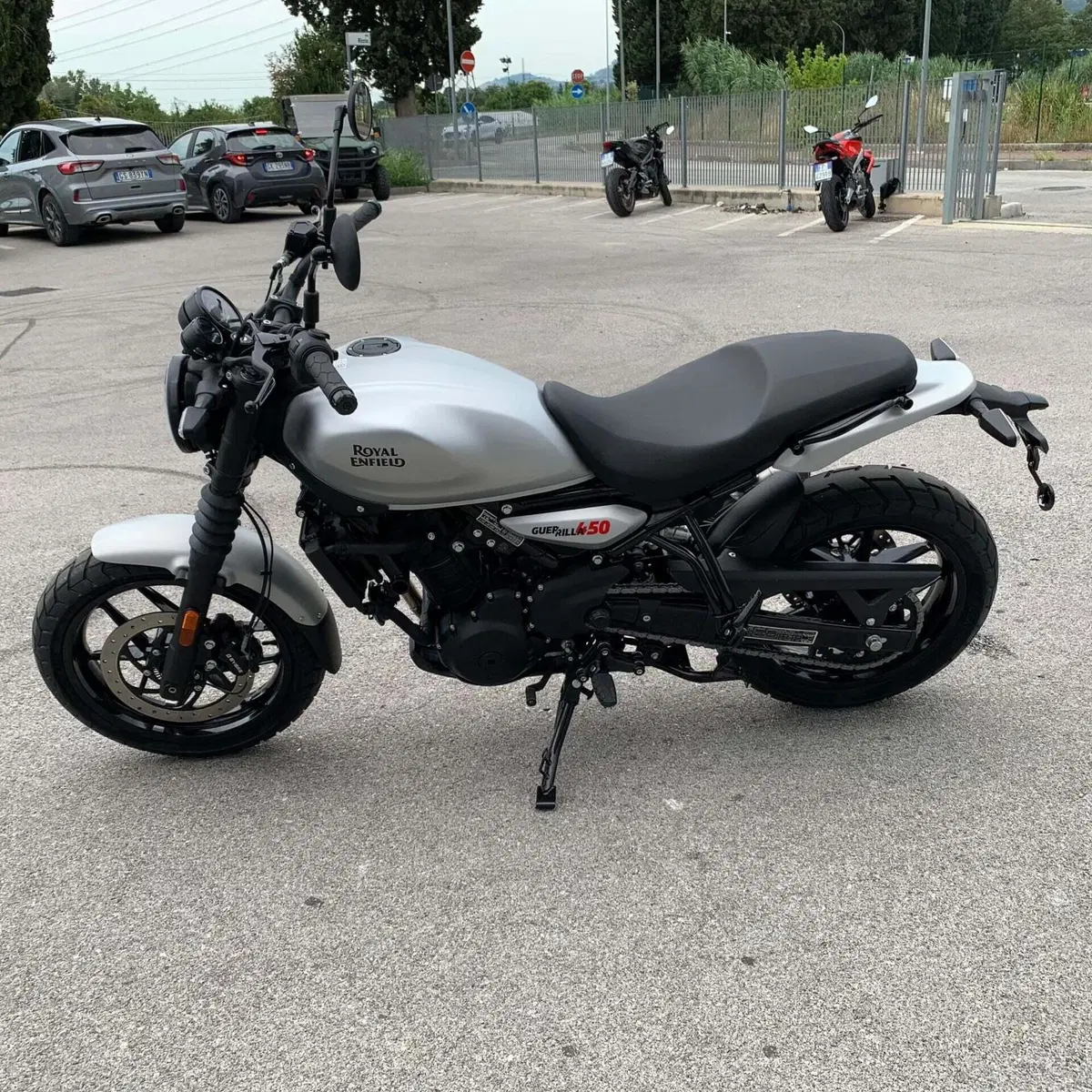 Royal Enfield Guerrilla 450 (2024 - 26) (4)