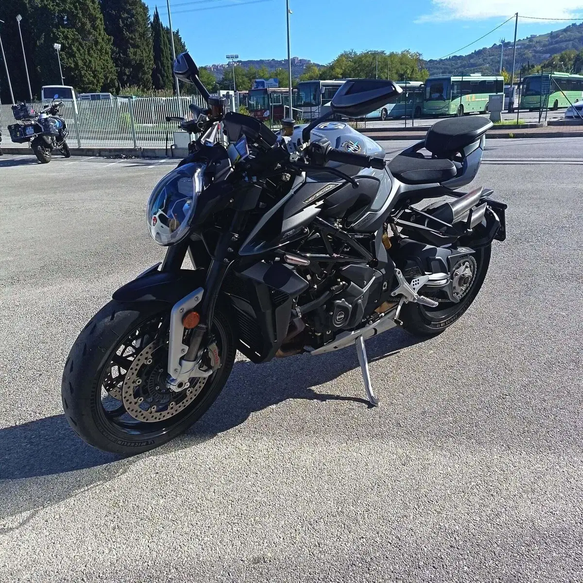 MV Agusta Brutale 1000 RS (2022 - 26) (7)