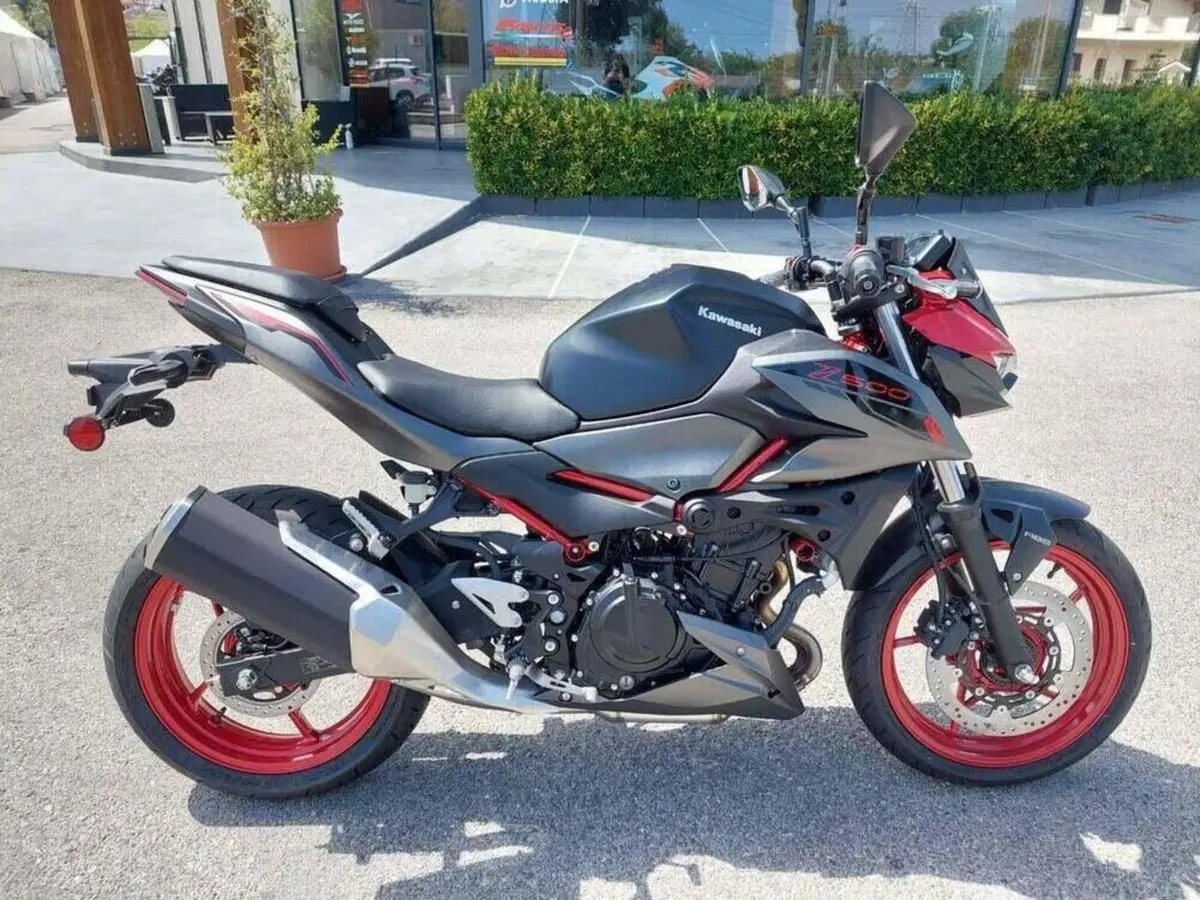 Kawasaki Z 500 SE (2024 - 26) (2)