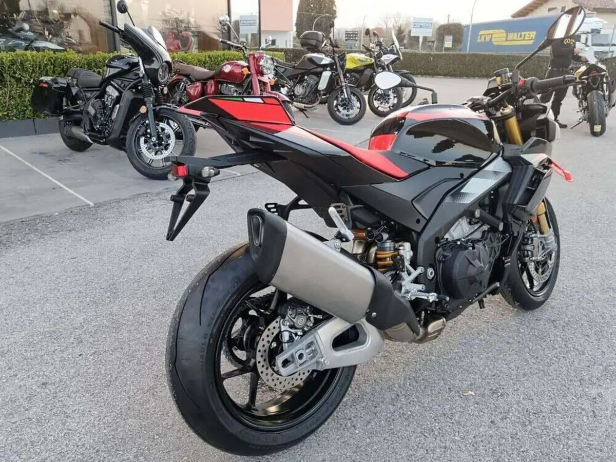 Aprilia Tuono V4 Factory (2025 - 26) (6)