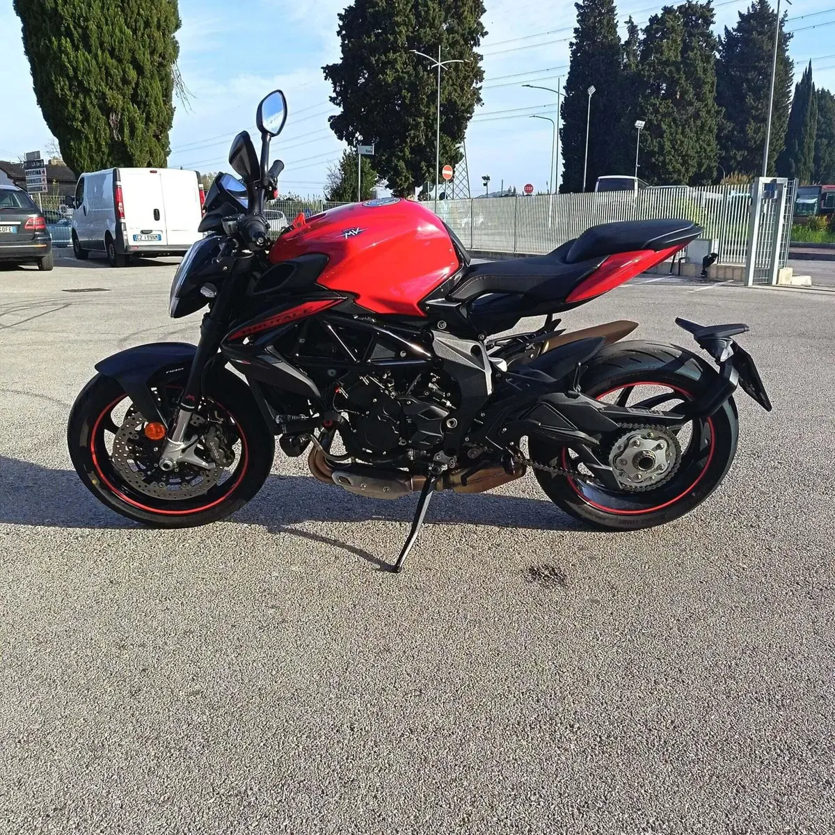 MV Agusta Brutale 800 Rosso (2021 - 23) (7)