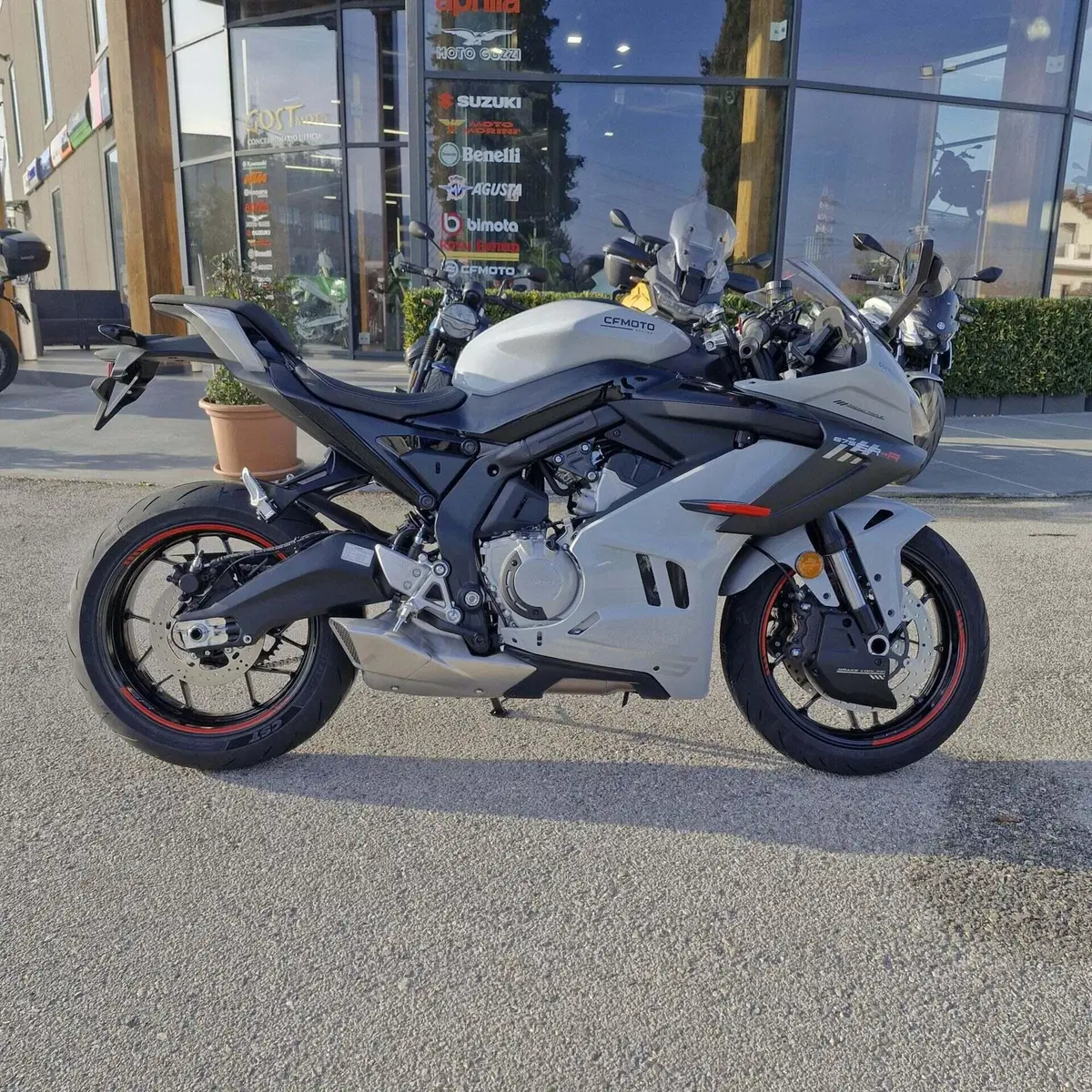 CFMOTO 675SR-R (2025 - 26) (2)