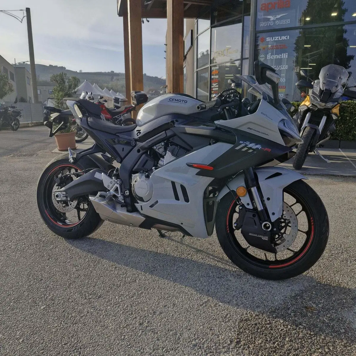CFMOTO 675SR-R (2025 - 26) (3)