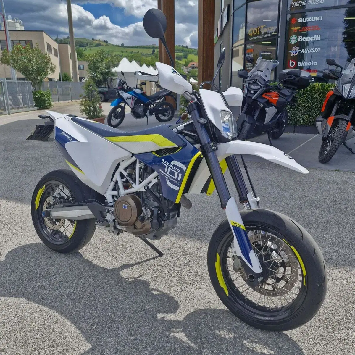 Husqvarna 701 Supermoto (2017 - 19) (8)