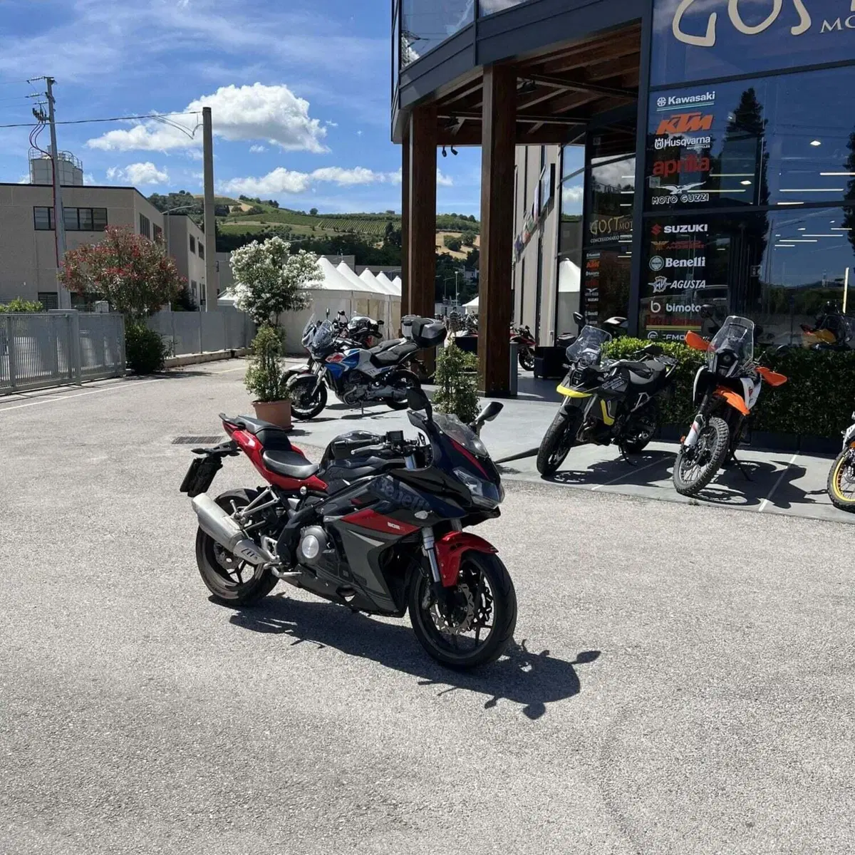 Benelli BN 302 R (2017 - 20) (2)
