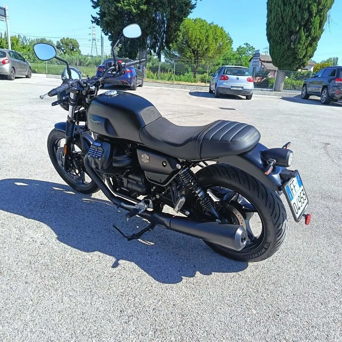 Moto Guzzi V7 Stone (2021 - 24) (7)