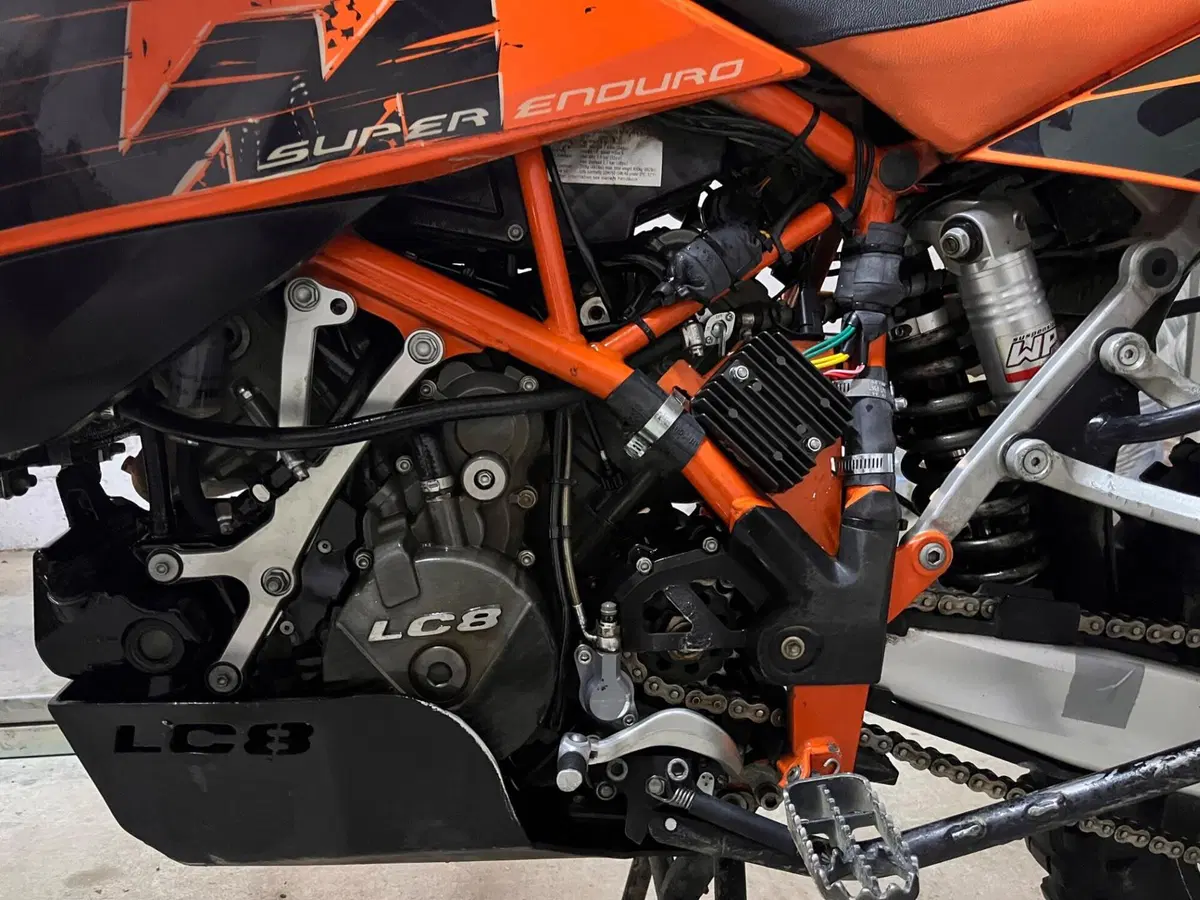 KTM 950 Super Enduro (2006 - 08) (2)