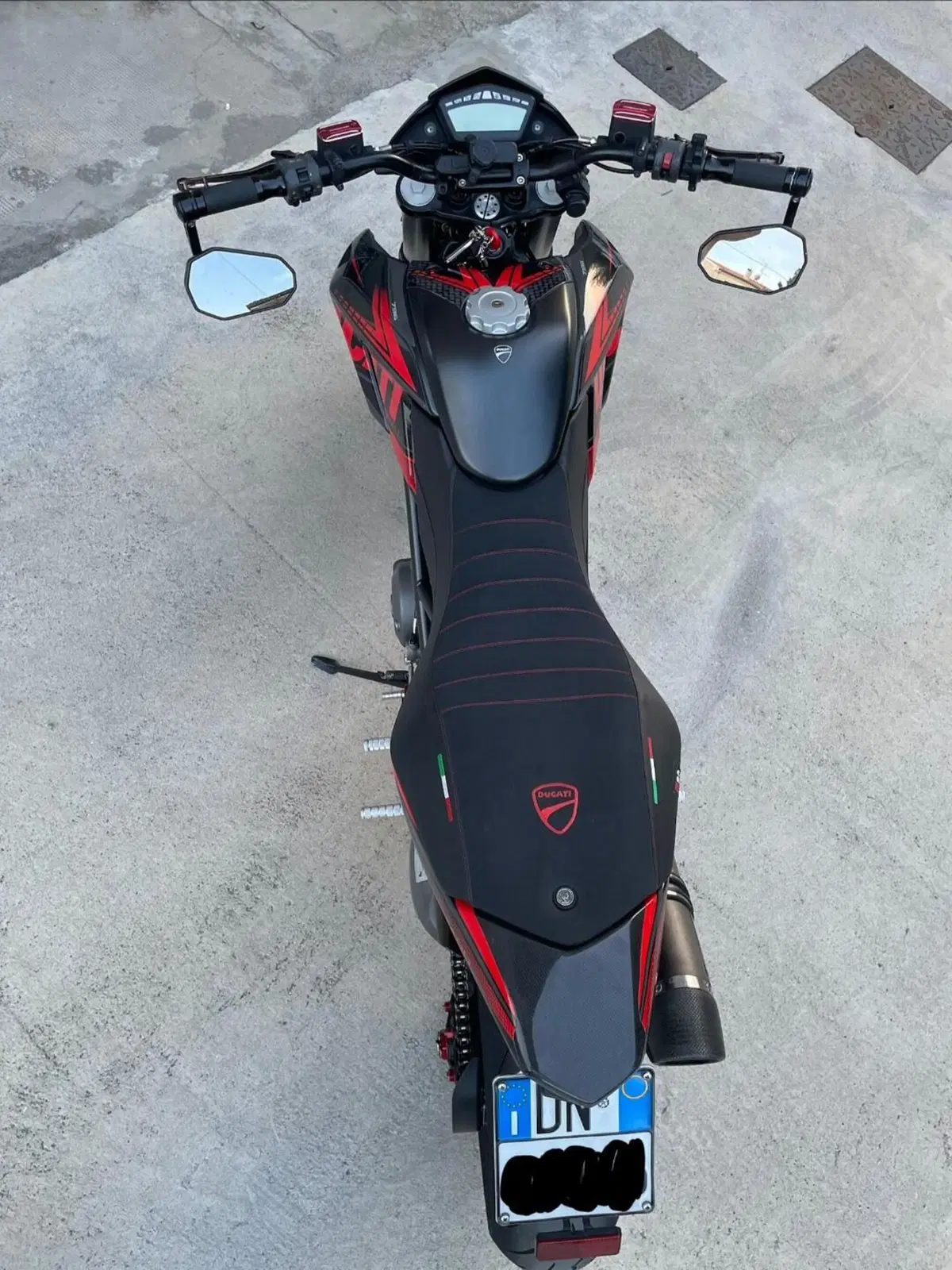 Ducati Hypermotard 796 (2012) (5)