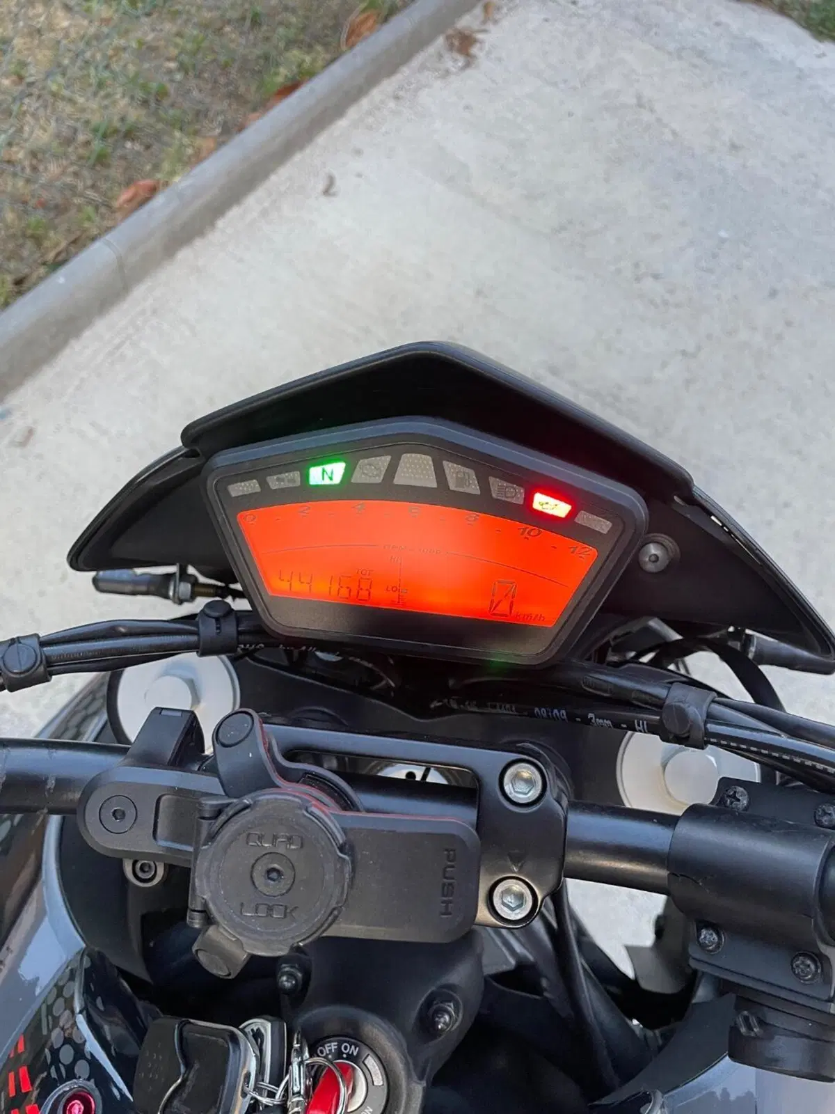 Ducati Hypermotard 796 (2012) (9)