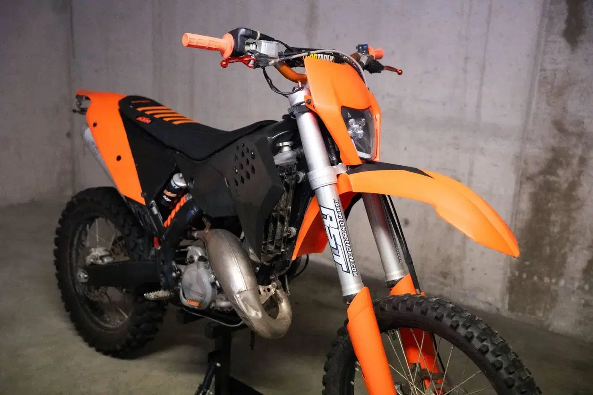 KTM 125 EXC (2009) (6)