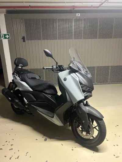 Yamaha X-Max 300 Tech Max (2025 - 26) usata