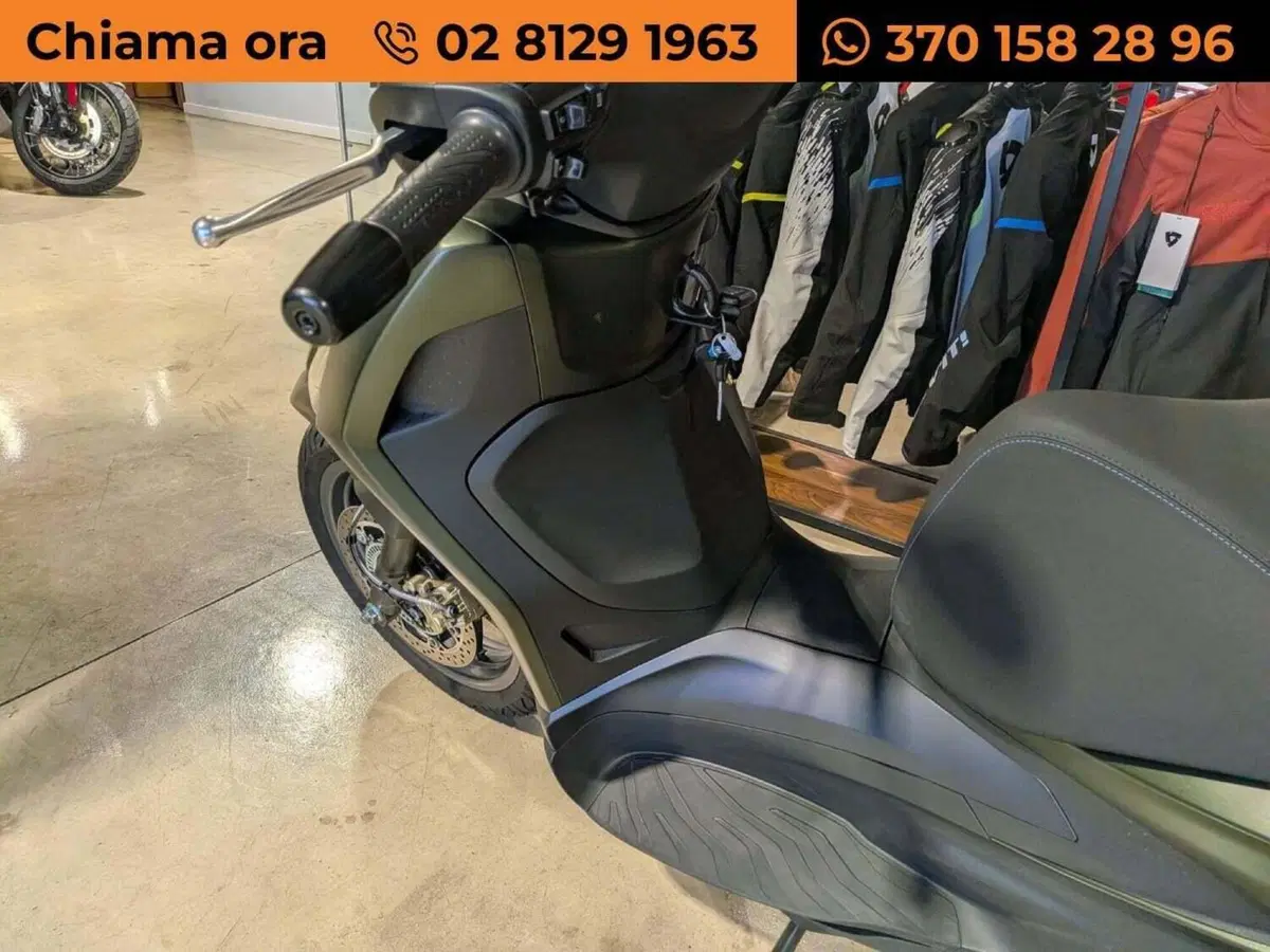 Piaggio Beverly 400 (2025 - 26) (9)