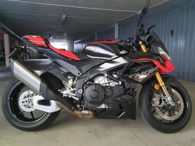 Aprilia Tuono V4 Factory (2025 - 26) usata