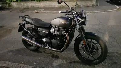 Triumph Street Twin 900 (2019 - 20) usata