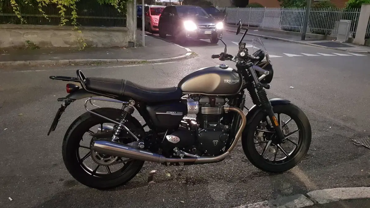 Triumph Street Twin 900 (2019 - 20) (2)