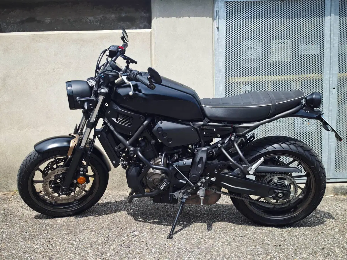 Yamaha XSR 700 ABS (2016 - 20) (2)