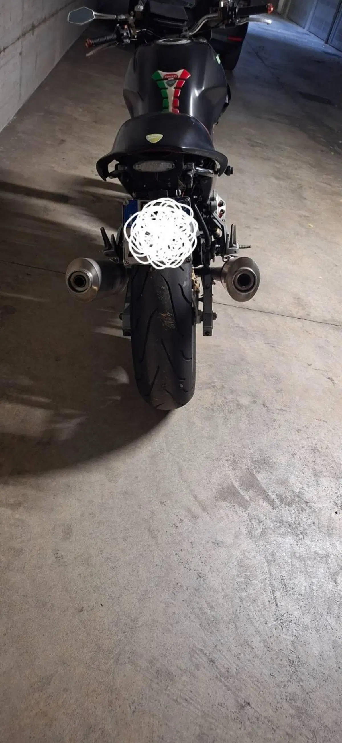 Ducati Monster 900 City Dark I.E. (1999 - 02) (4)