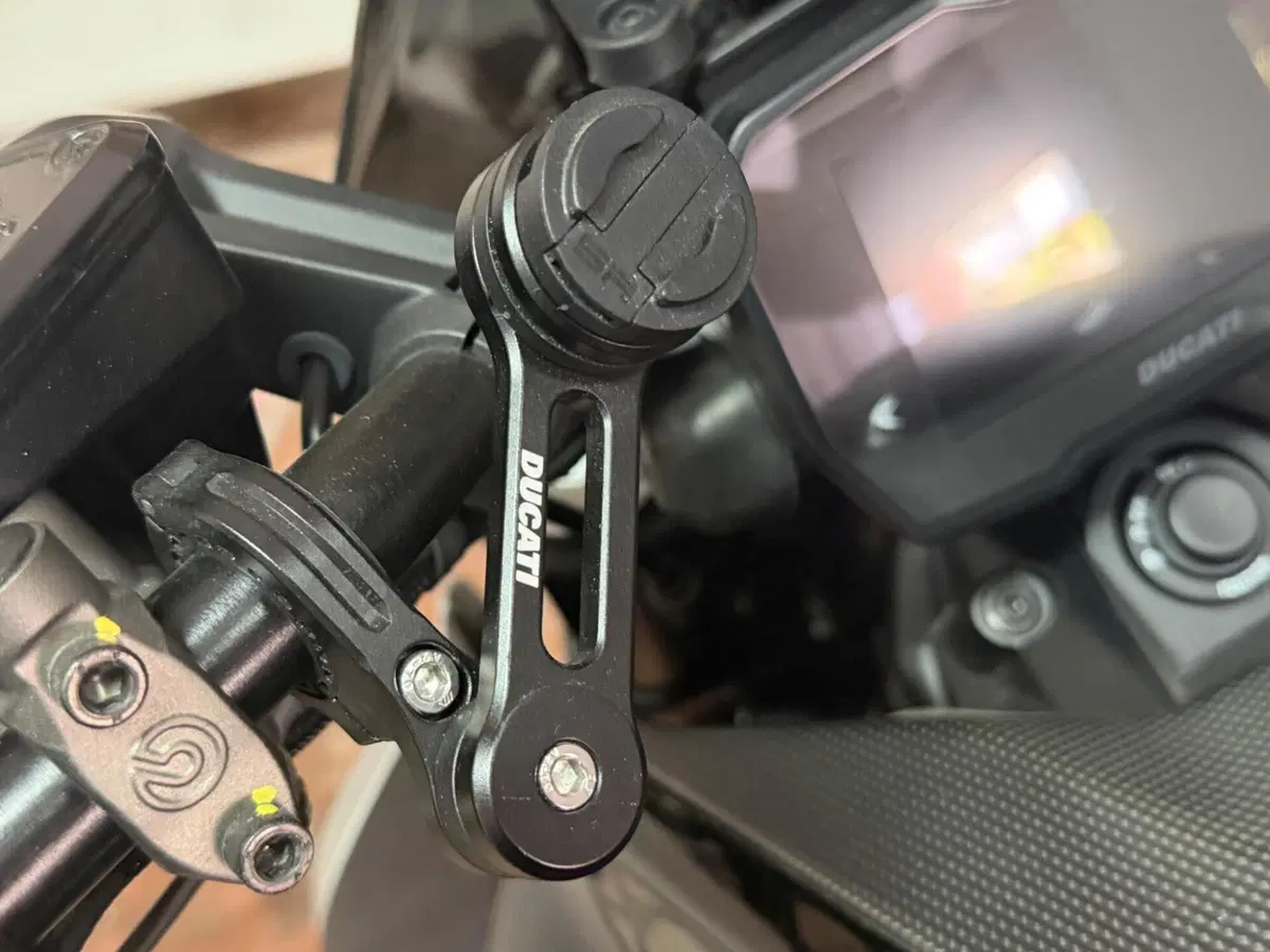 Ducati Diavel V4 (2023 - 26) (11)