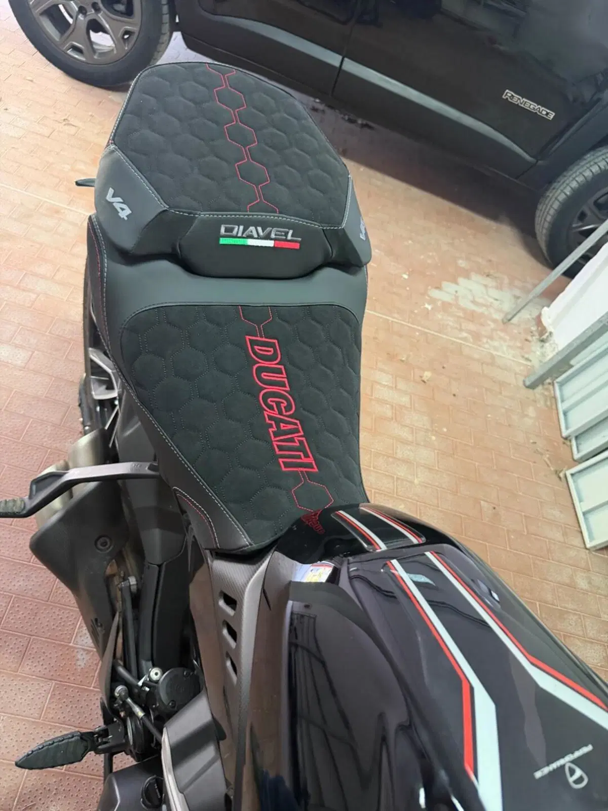 Ducati Diavel V4 (2023 - 26) (14)
