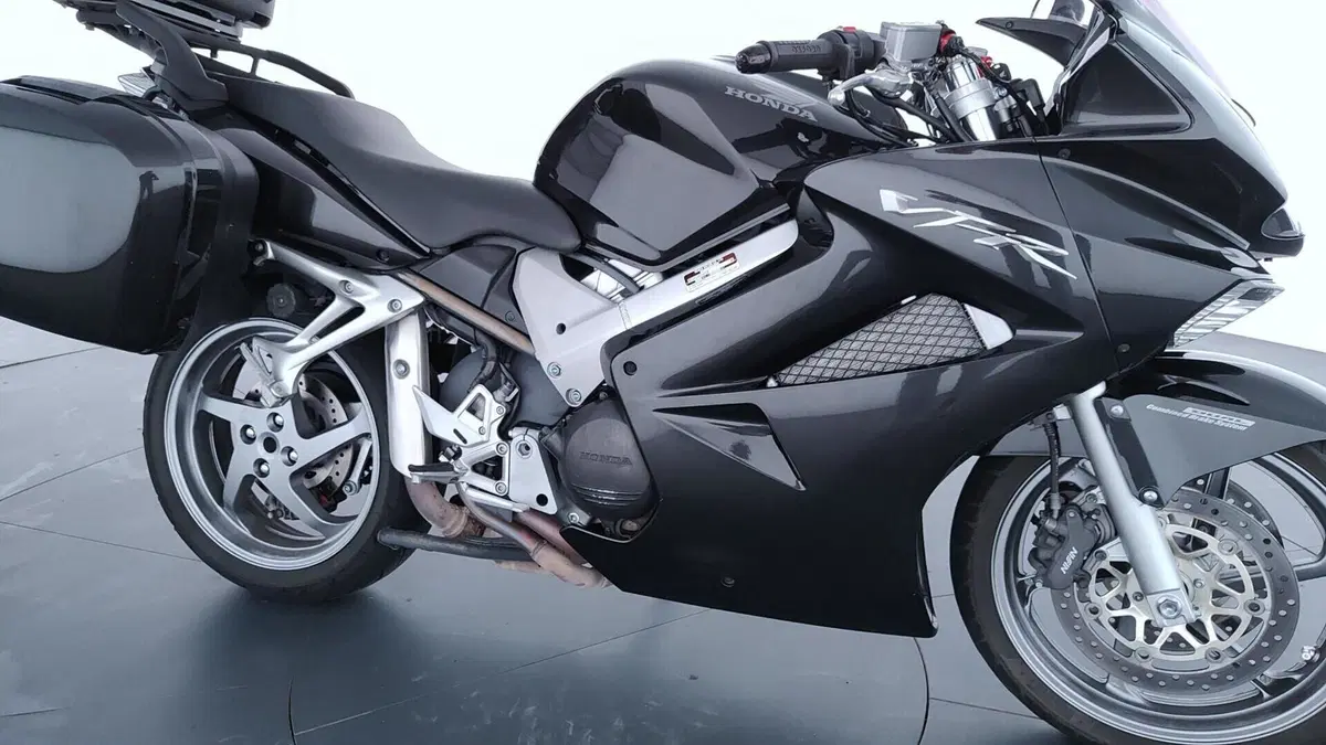 Honda VFR 800 (2006 - 13) (9)
