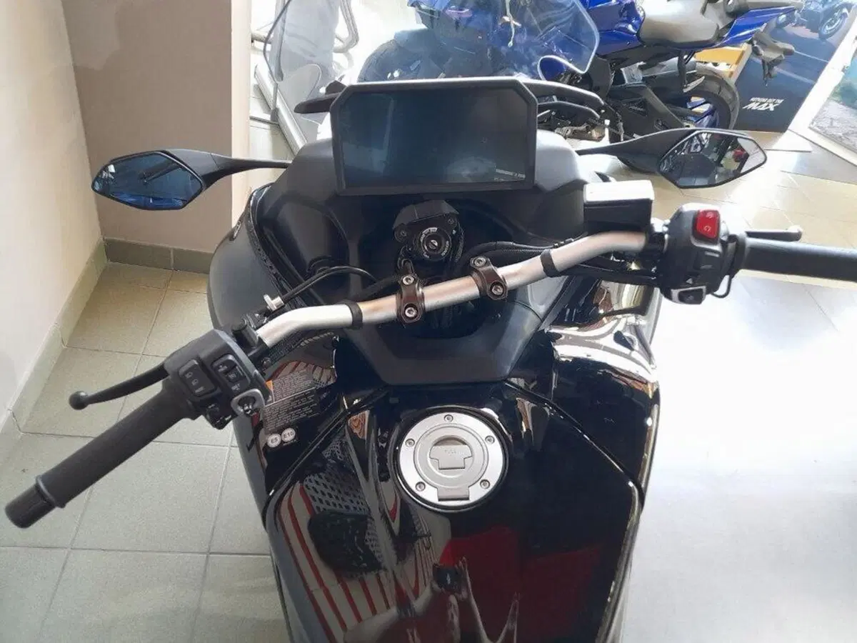 Yamaha Niken 890 GT (2023 - 26) (6)