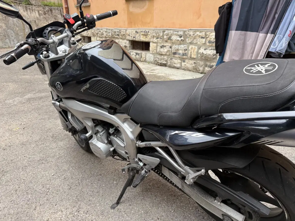 Yamaha FZ6 (2004 - 07) (4)