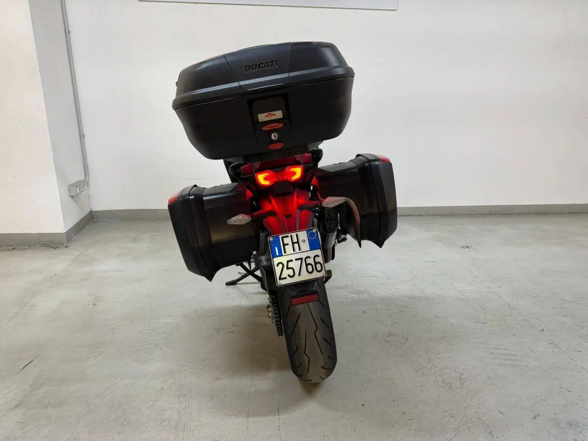 Ducati Multistrada V4 Pikes Peak (2021 - 24) (4)
