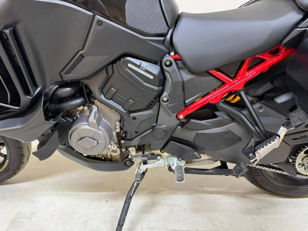 Ducati Multistrada V4 Pikes Peak (2021 - 24) (10)