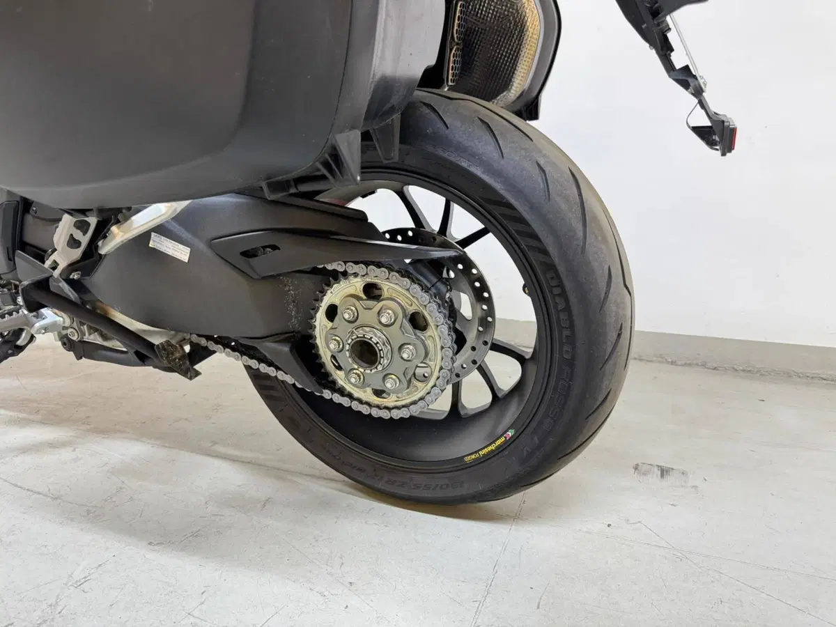 Ducati Multistrada V4 Pikes Peak (2021 - 24) (11)
