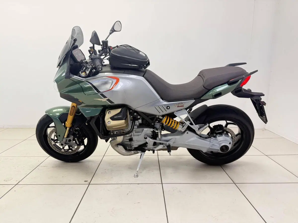 Moto Guzzi V100 Mandello (2025 - 26) (5)