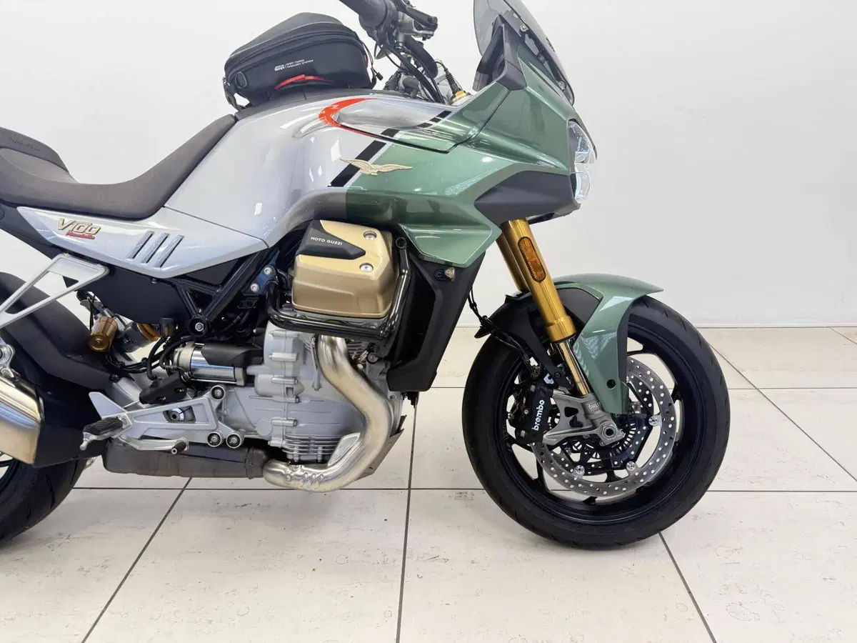 Moto Guzzi V100 Mandello (2025 - 26) (12)