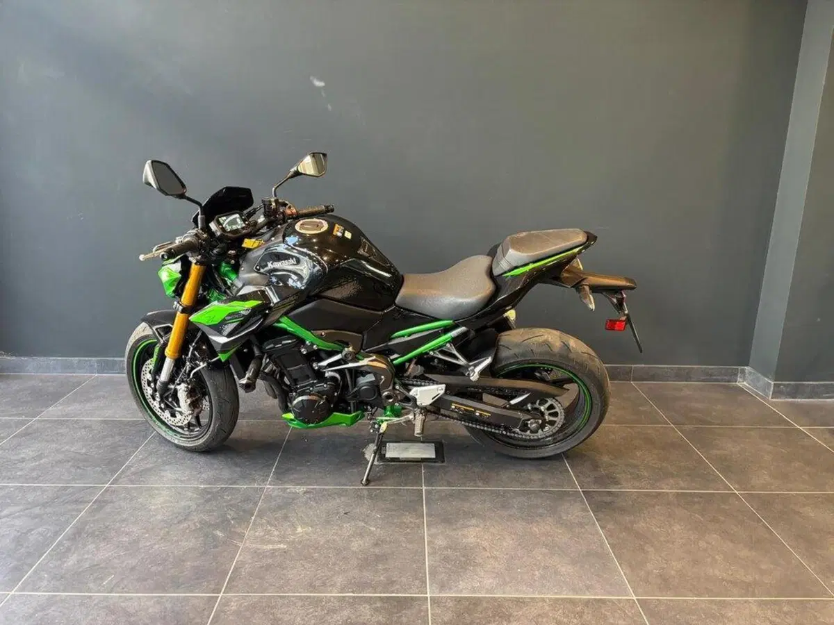 Kawasaki Z 900 SE (2022 - 24) (4)