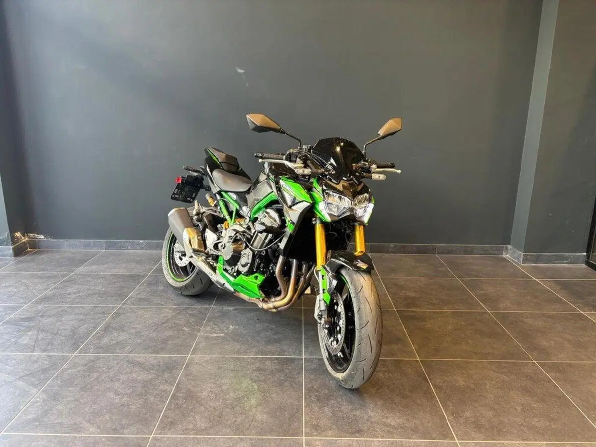 Kawasaki Z 900 SE (2022 - 24) (2)