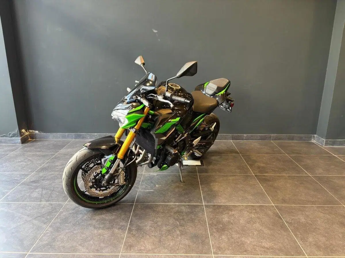 Kawasaki Z 900 SE (2022 - 24) (3)