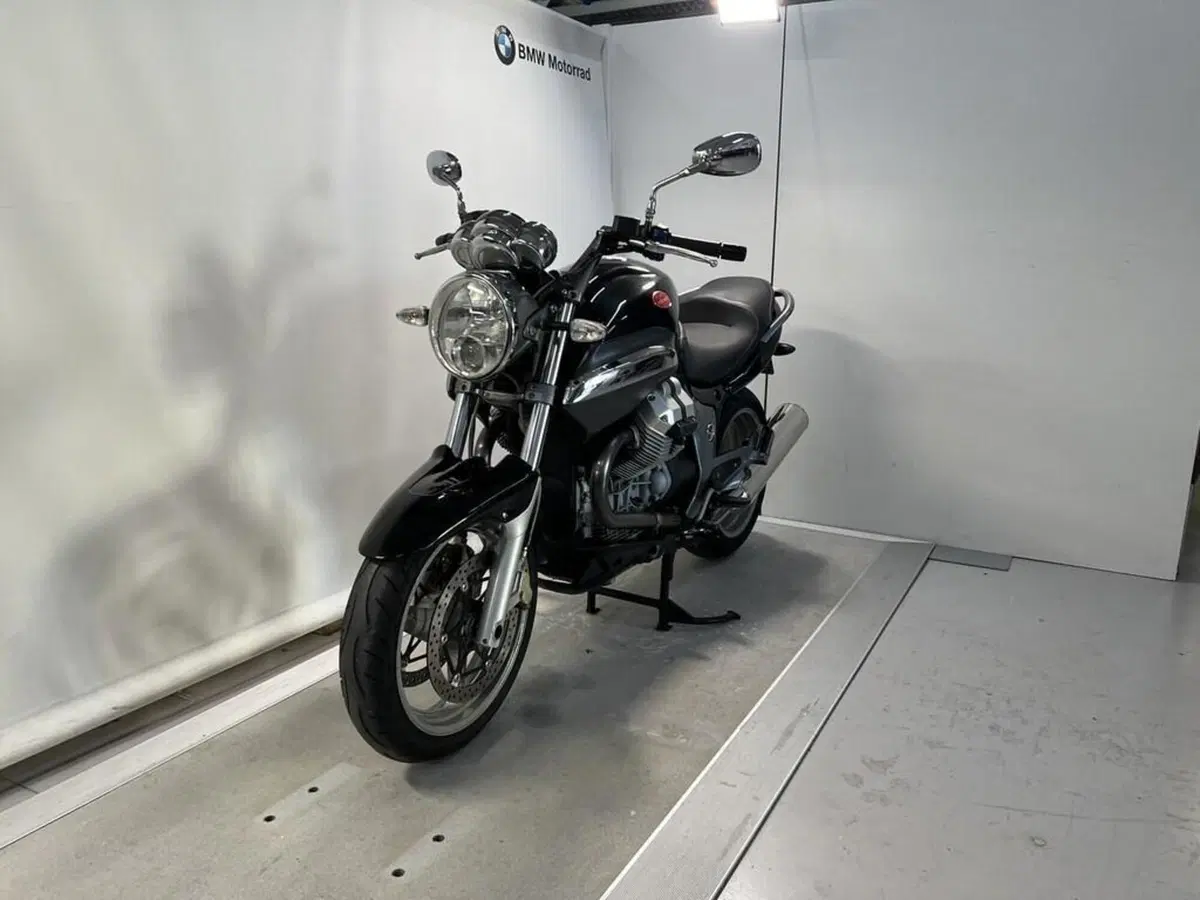 Moto Guzzi Breva 850 (2006 - 11) (4)