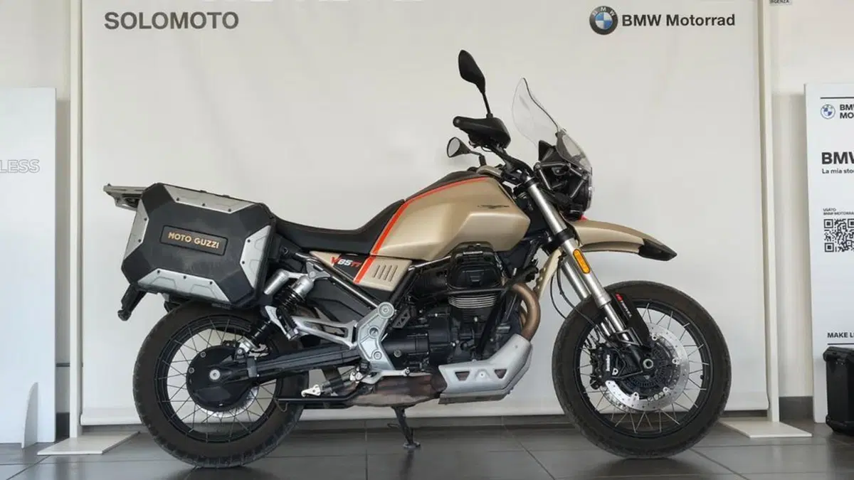 Moto Guzzi V85 TT Travel (2021 - 23) (2)