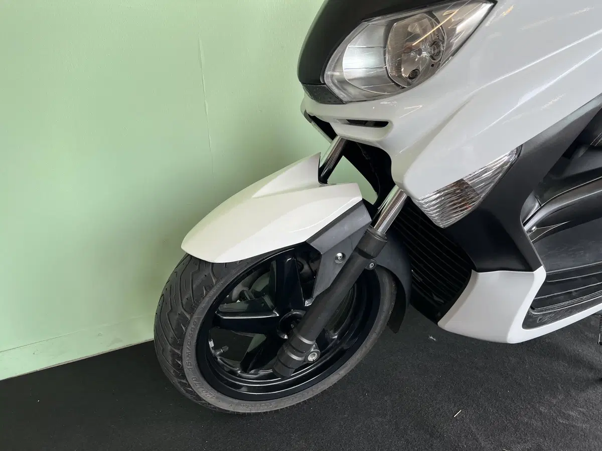 Yamaha X-Max 250 (2010 - 13) (15)