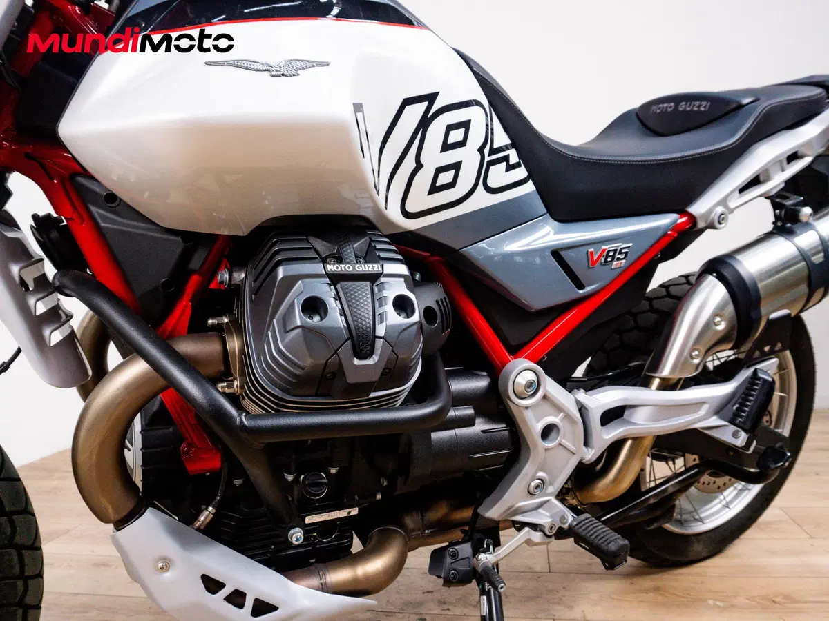 Moto Guzzi V85 TT (2024 - 26) (7)
