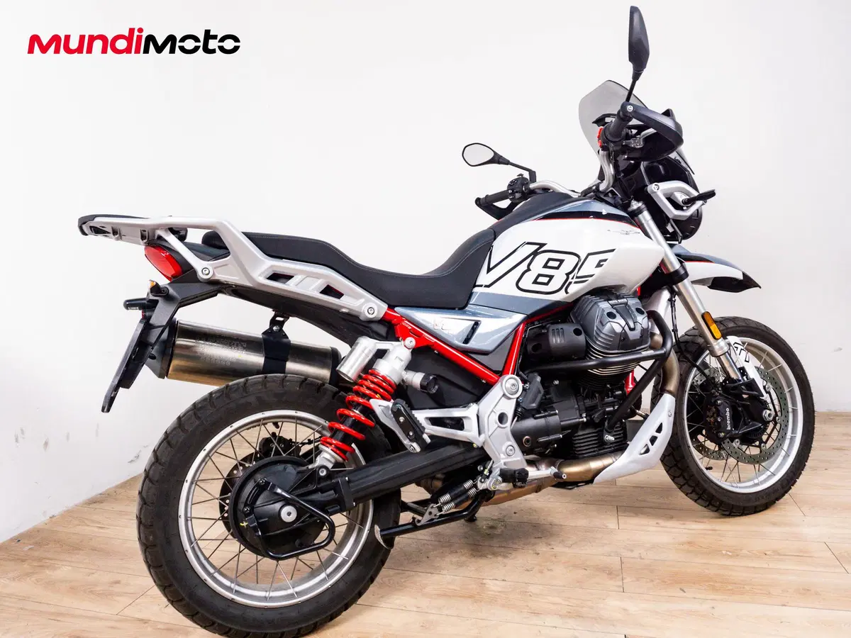 Moto Guzzi V85 TT (2024 - 26) (3)