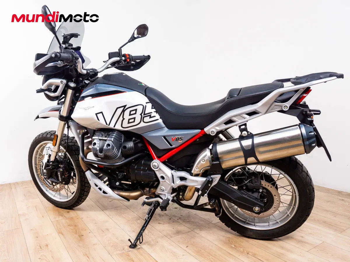Moto Guzzi V85 TT (2024 - 26) (7)