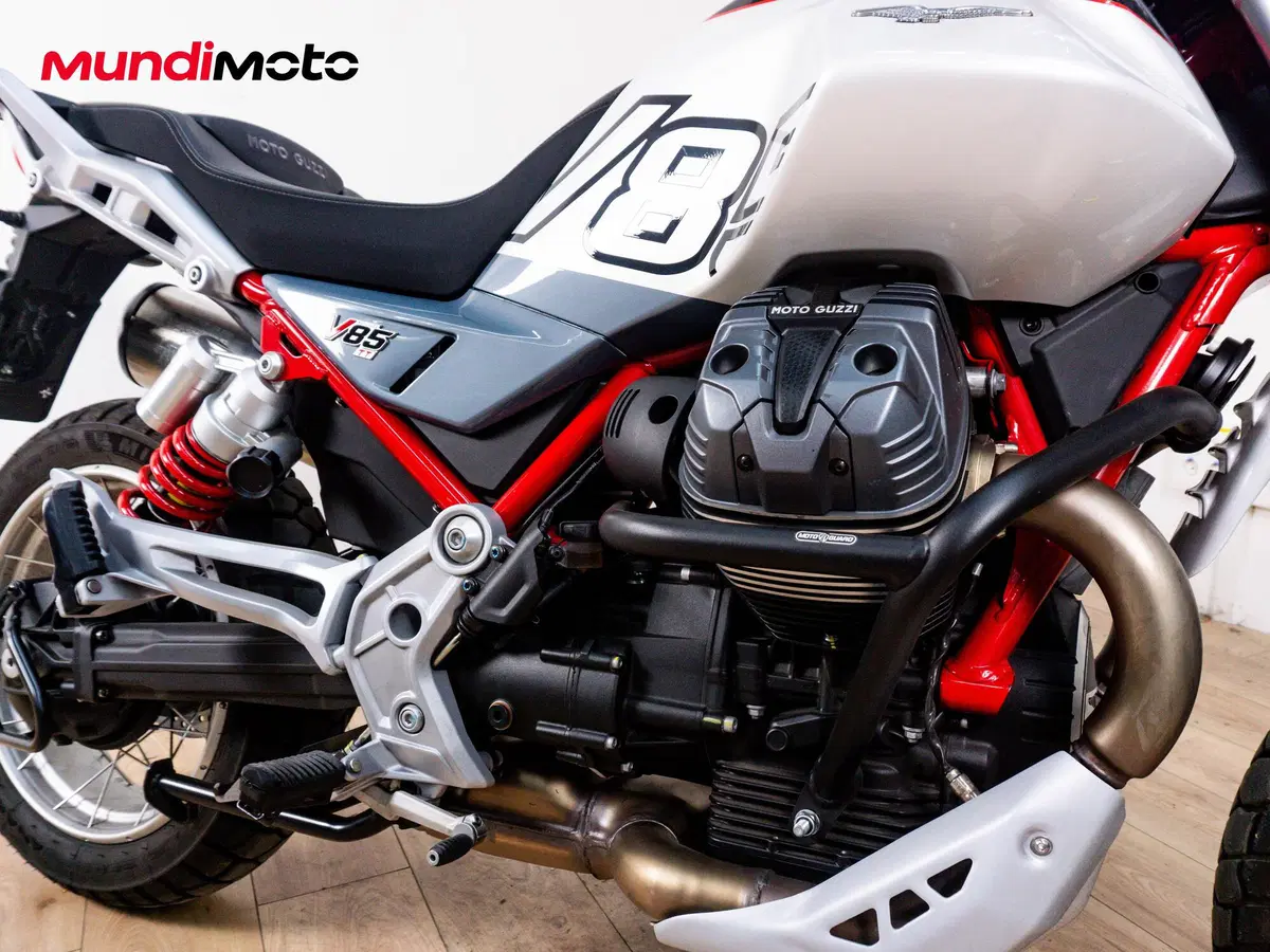 Moto Guzzi V85 TT (2024 - 26) (5)