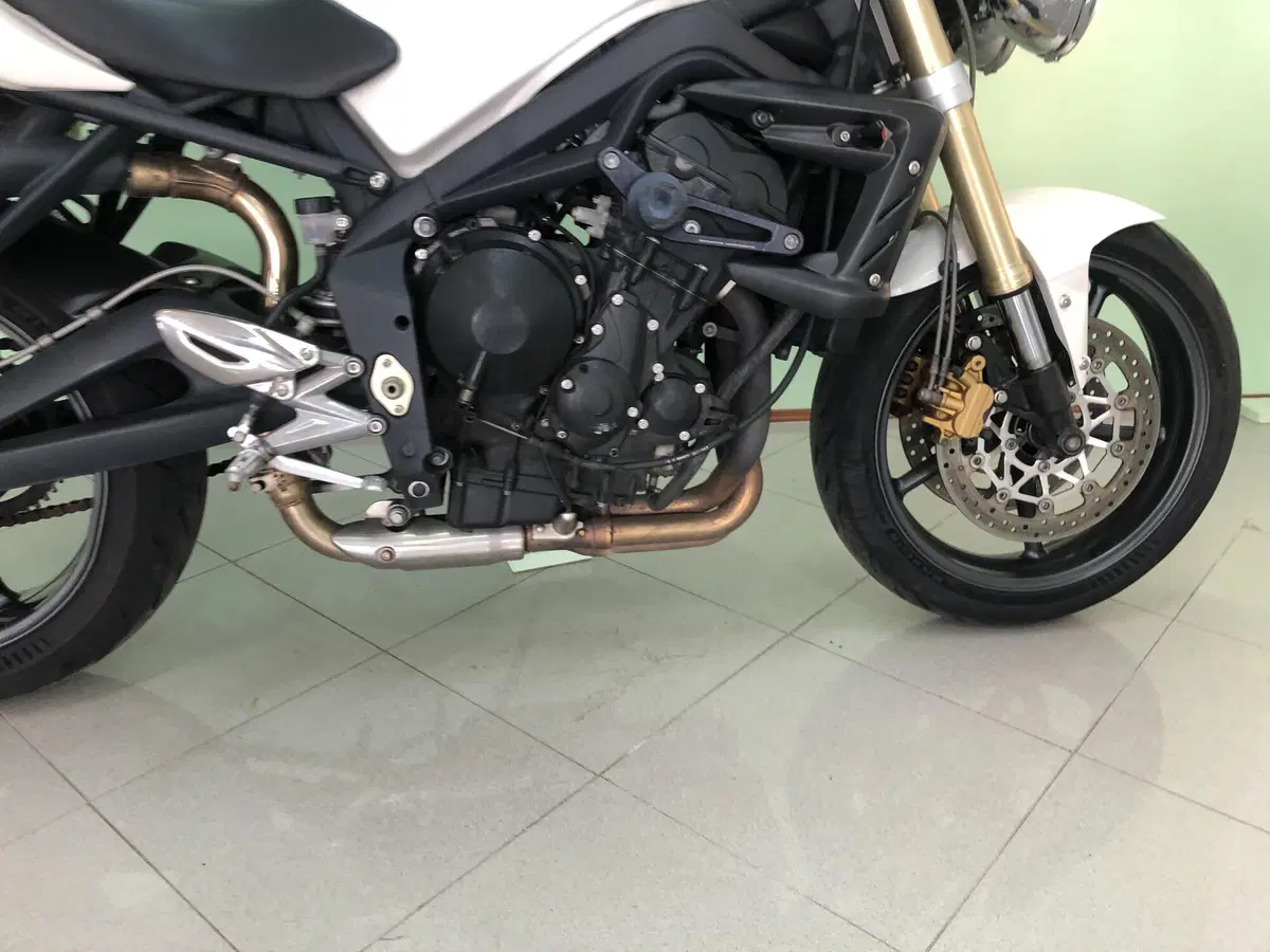 Triumph Street Triple (2007 - 12) (4)