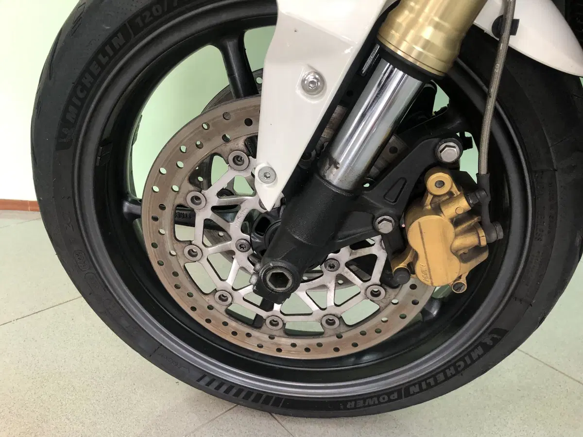 Triumph Street Triple (2007 - 12) (16)