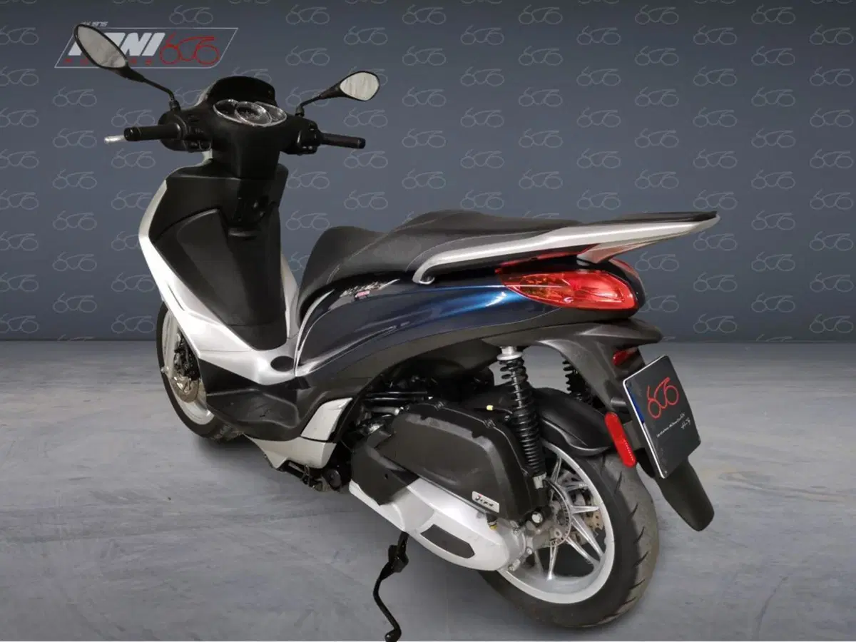 Piaggio Medley 150 ABS (2016 - 19) (4)