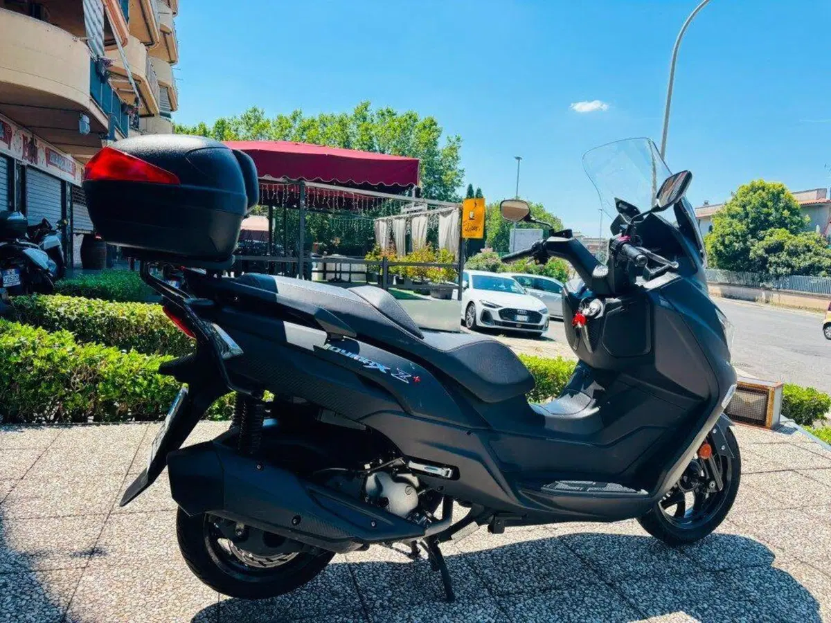 Sym Joymax 300 Z+ (2021 - 24) (10)
